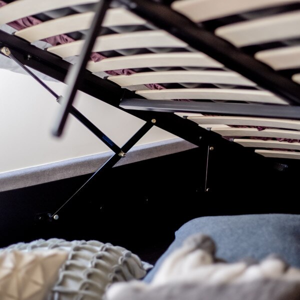 Jolie Bed